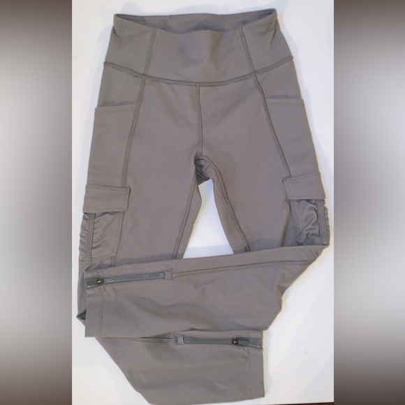 LULULEMON - WOMENS HIKING EDITION CARGO PANTS - SIZE 4 - ARMY GREEN - Picture 1 of 1